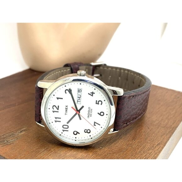 Timex Men's Watch T20041 Quartz Indiglo Silver Dial Day Date Leather Band 35mm - Picture 8 of 14